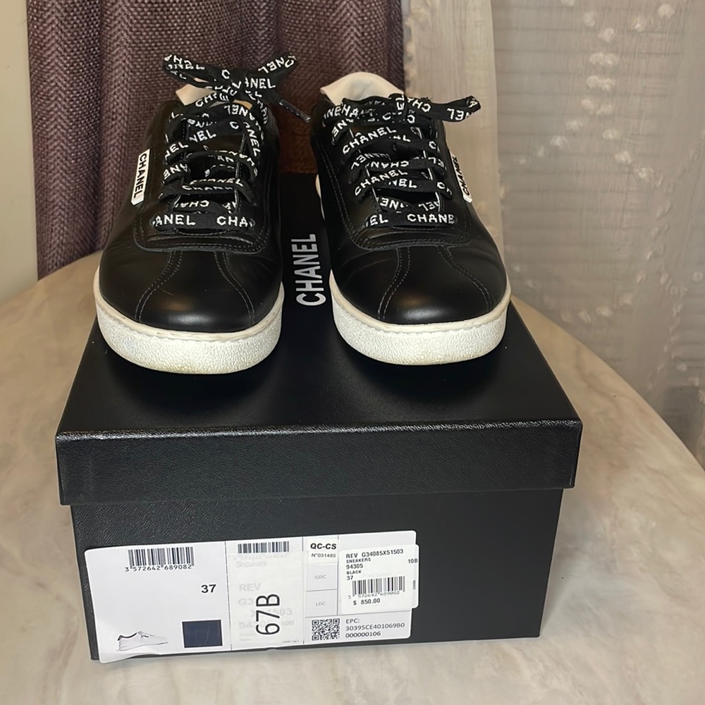 CHANEL SNEAKERS (100% authentic)